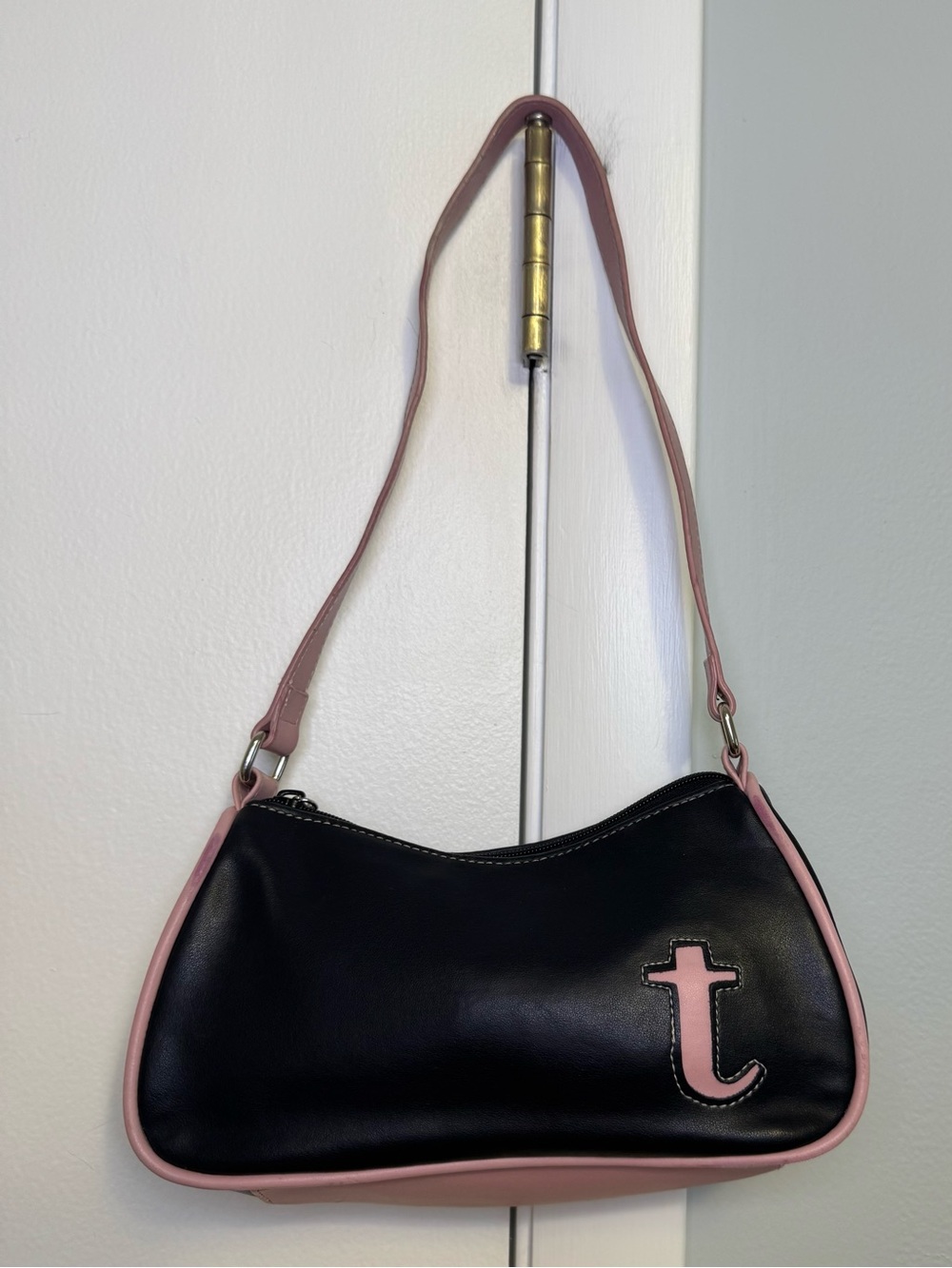 Y2K Frankie and Johnnie ‘t’ initial purse